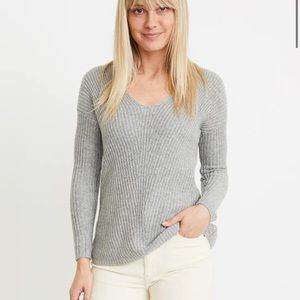NWOT Elisa Pullover in Heather Grey